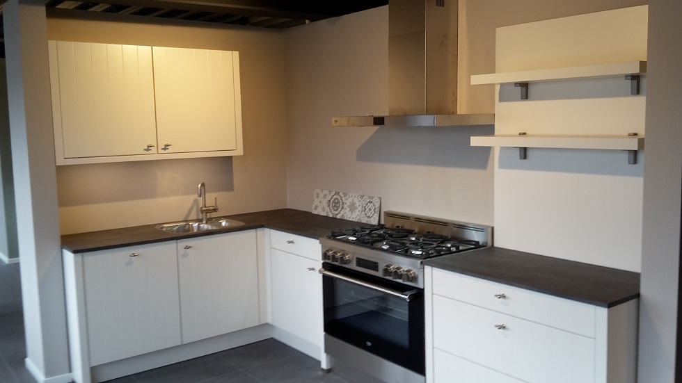 Laatste Kans: Uitverkoop Complete Badkamers In Onze Showroom